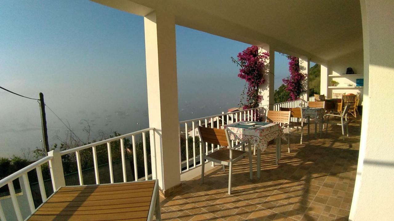 Bed and Breakfast Vistalmar Sao Martinho Сан-Мартінню-ду-Порту Екстер'єр фото